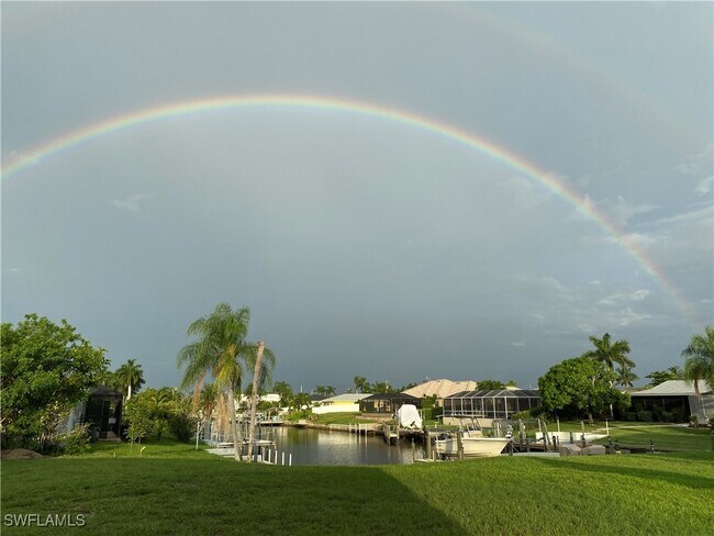 3303 Country Club Blvd in Cape Coral, FL - Building Photo - Building Photo