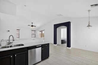 6550 S 44th Ave in Phoenix, AZ - Building Photo - Building Photo