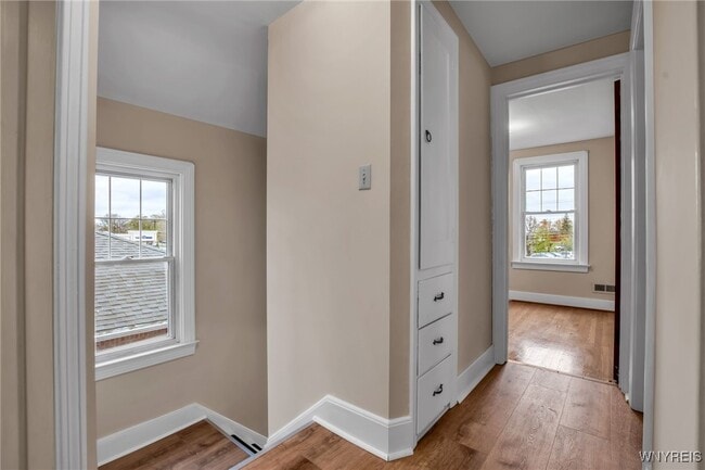 21 Waverly Ave in Buffalo, NY - Foto de edificio - Building Photo