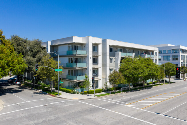 825 Cordova St in Pasadena, CA - Foto de edificio - Building Photo