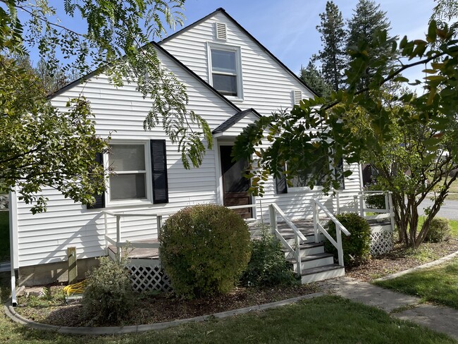 property at 595 S Hofstetter St
