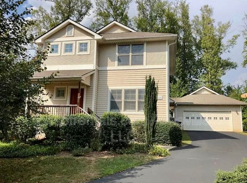 130 Downing Park Ct in Brevard, NC - Building Photo