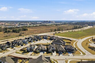 13102 Verde Oaks Trl in Houston, TX - Building Photo - Building Photo