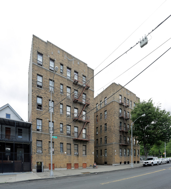 803-805 E 182nd in Bronx, NY - Building Photo - Building Photo