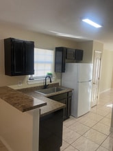 1016 Dicky Ln in Laredo, TX - Building Photo - Building Photo