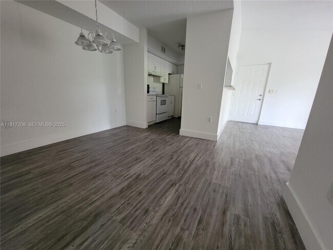 4844 N State Rd 7 in Coconut Creek, FL - Foto de edificio - Building Photo