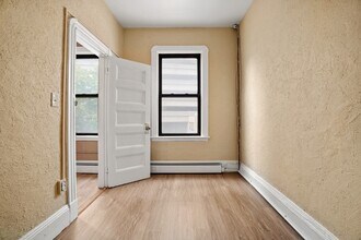 58 Charles St S in Boston, MA - Building Photo - Building Photo