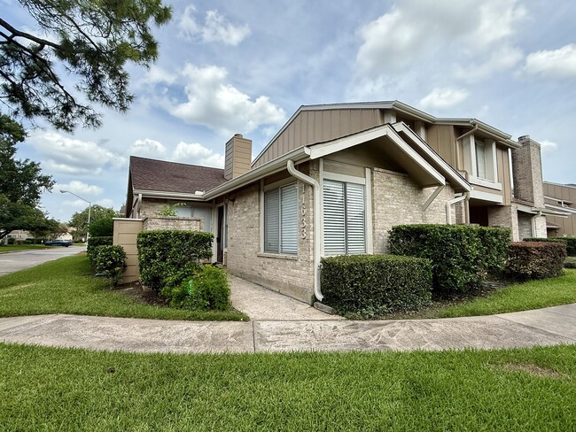property at 11633 Village Pl Dr