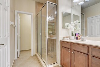 10366 Wellington Parc Dr in Wellington, FL - Building Photo - Building Photo