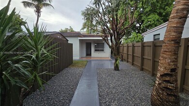 2493 SW 11th St in Miami, FL - Building Photo - Building Photo