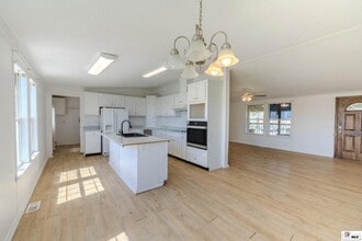 205 Par Rd 2226 in Rayville, LA - Foto de edificio - Building Photo