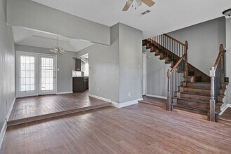 804 Custer St in Arlington, TX - Foto de edificio - Building Photo