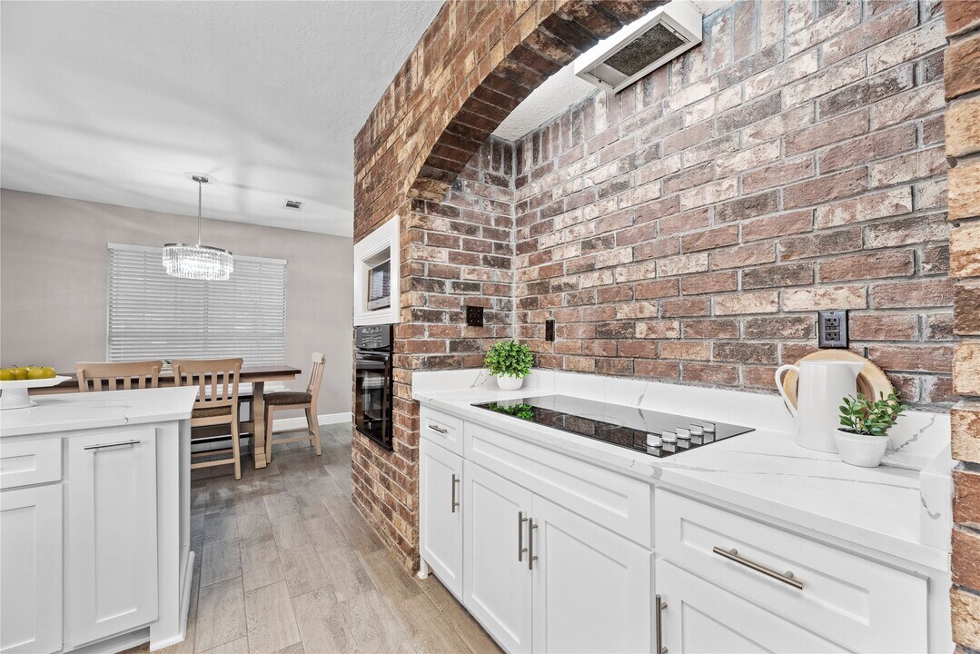 14434 Old Tybee Rd in Houston, TX - Building Photo