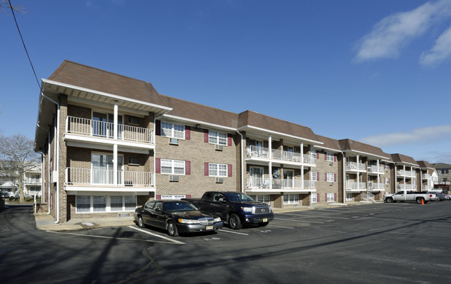 Mariner Apartments photo'