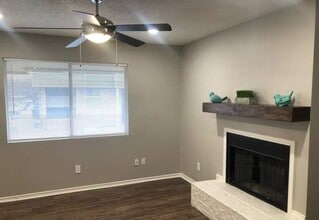 1301 Park Pl Blvd in Hurst, TX - Building Photo - Building Photo
