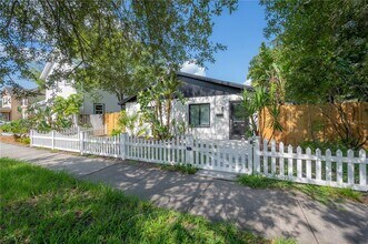 6901 S Fitzgerald St in Tampa, FL - Building Photo - Building Photo