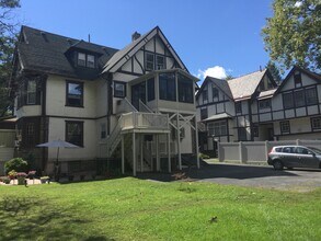 175 N Lansdowne Ave, Unit 3rd floor in Lansdowne, PA - Building Photo - Building Photo