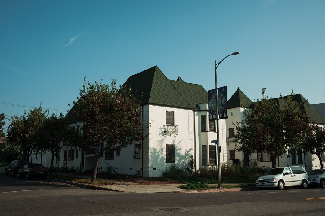 4636 Clarissa Ave in Los Angeles, CA - Building Photo