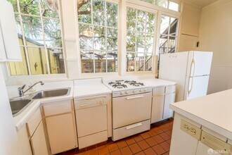 564 Lombard St in San Francisco, CA - Building Photo - Building Photo
