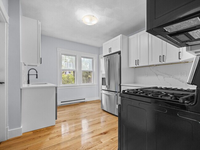 39 Hancock St, Unit 1 in Somerville, MA - Foto de edificio - Building Photo