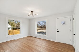 1552 McCraren Rd in Highland Park, IL - Building Photo - Building Photo