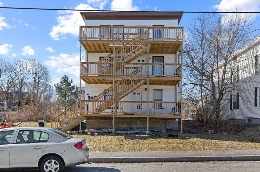 170 Cleaves St in Biddeford, ME - Building Photo