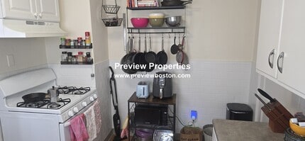 37 Brooksdale Rd in Boston, MA - Foto de edificio - Building Photo