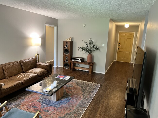 6801 Shier Cove, Unit APT B in Austin, TX - Building Photo - Building Photo