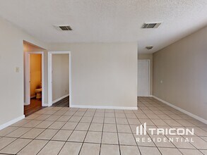 8014 Chestnut Blue in Converse, TX - Building Photo - Building Photo