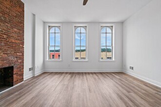 2304 1/2 E Carson St in Pittsburgh, PA - Building Photo - Building Photo
