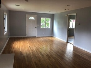 18 San Miguel Dr in Bristol, RI - Building Photo - Building Photo