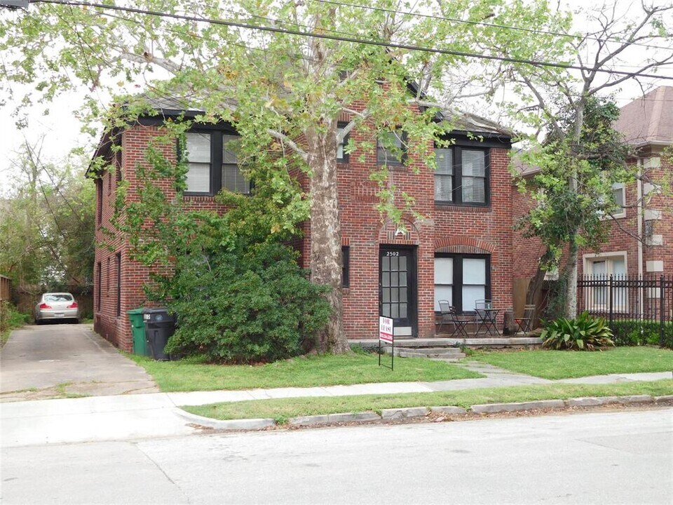 2502 Driscoll St Photo