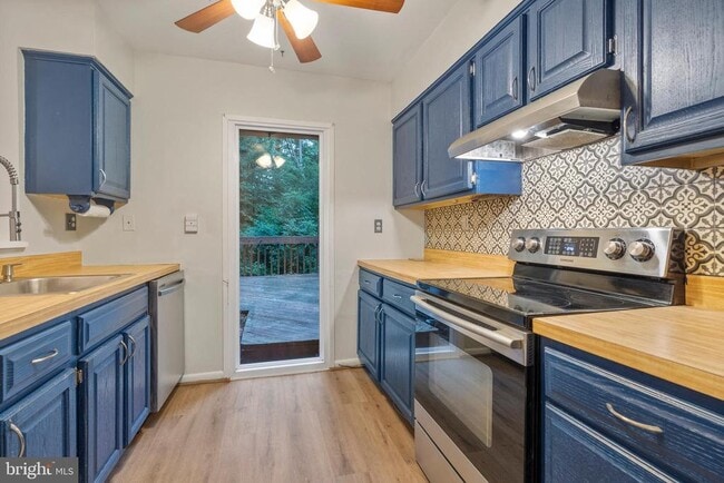 property at 11330 Headlands Ct