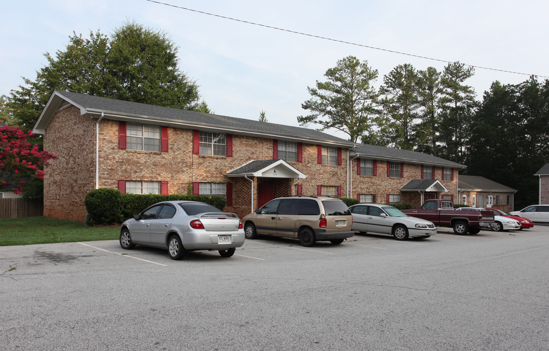 West Burke Apartments in Stockbridge, GA - Building Photo