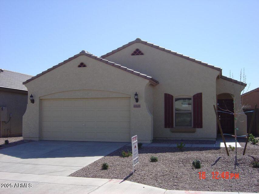 42969 W Elizabeth Ave in Maricopa, AZ - Building Photo