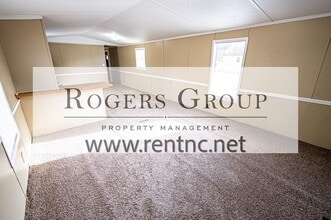 13 Flat Rock Ln in Henderson, NC - Building Photo - Building Photo