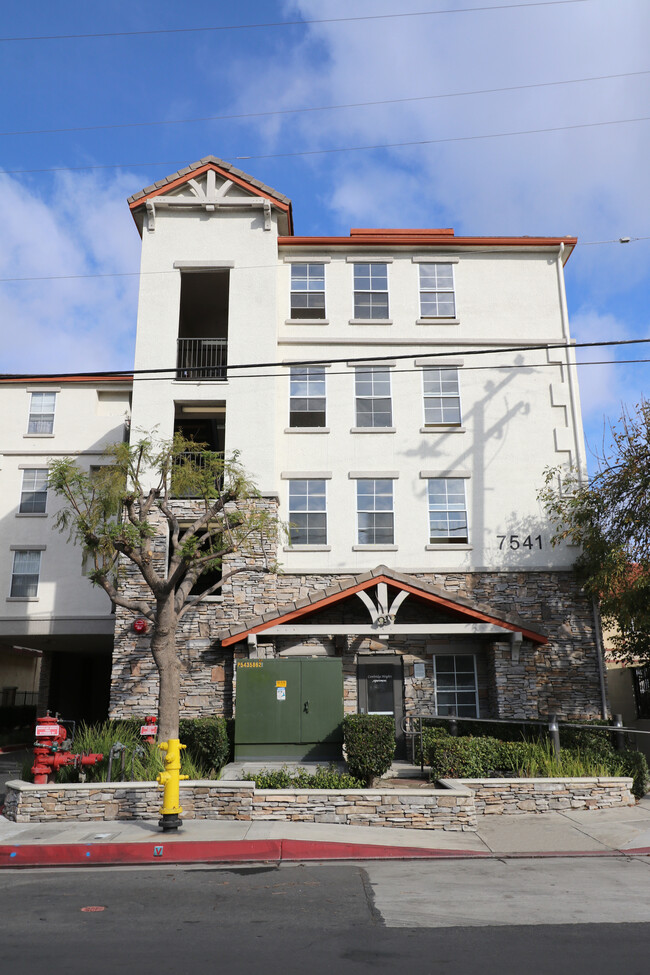 Cambridge Heights in Westminster, CA - Foto de edificio - Building Photo