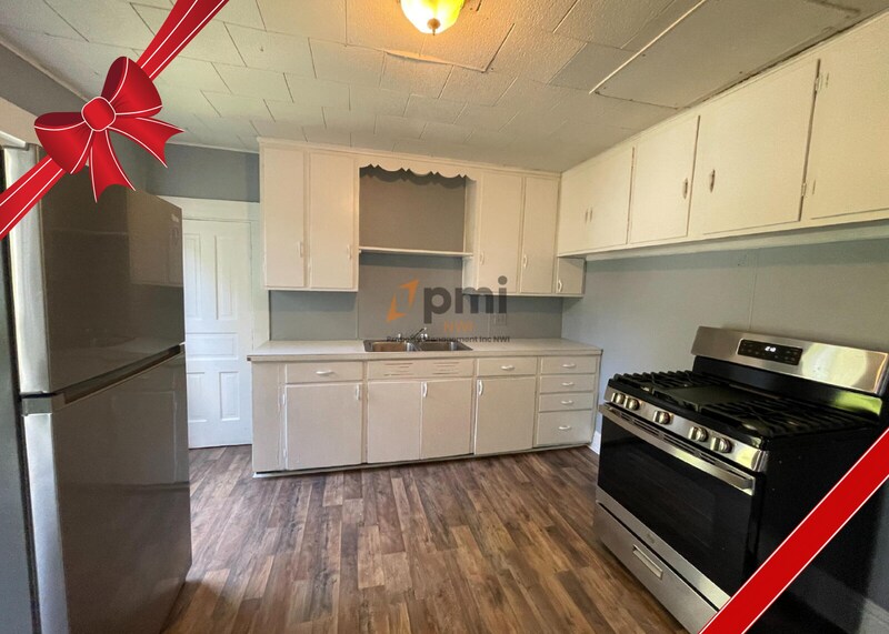 523 1/2 Grove Street in La Porte, IN - Building Photo