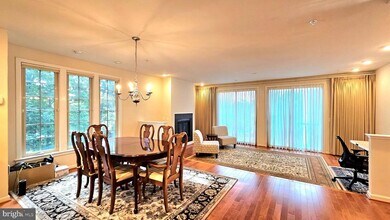 3141 Blue Barn Way in Fairfax, VA - Foto de edificio - Building Photo