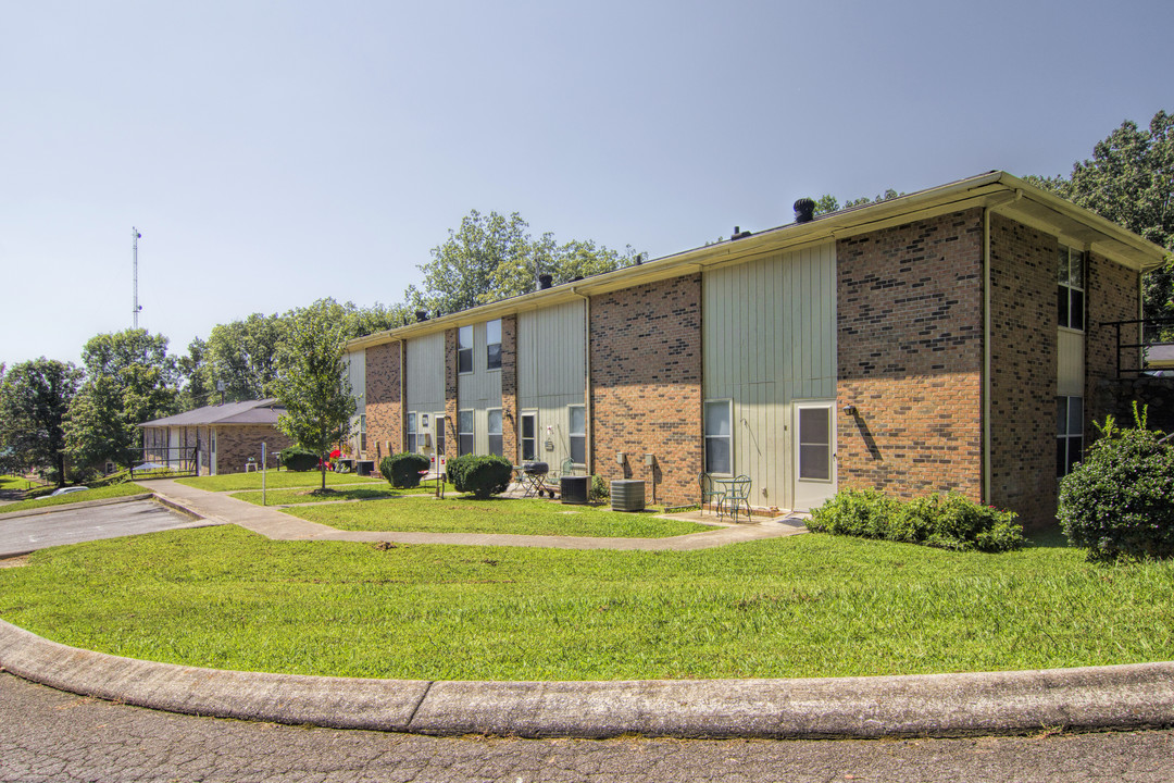 Oak Manor Apartments in Ashland City, TN - Foto de edificio