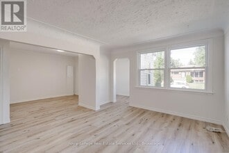 235 E 21st St in Hamilton, ON - Building Photo - Building Photo