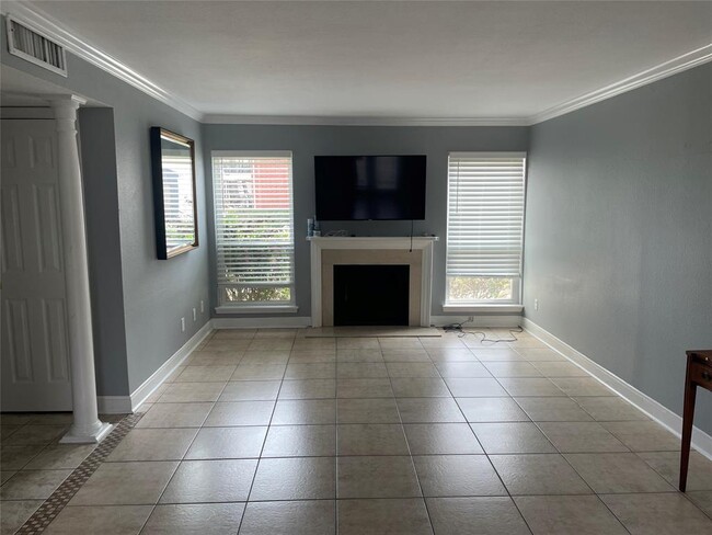 18101 Heritage Ln in Houston, TX - Building Photo - Building Photo