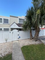 4530 SW 68th Court Cir, Unit # 35-6 in Miami, FL - Building Photo