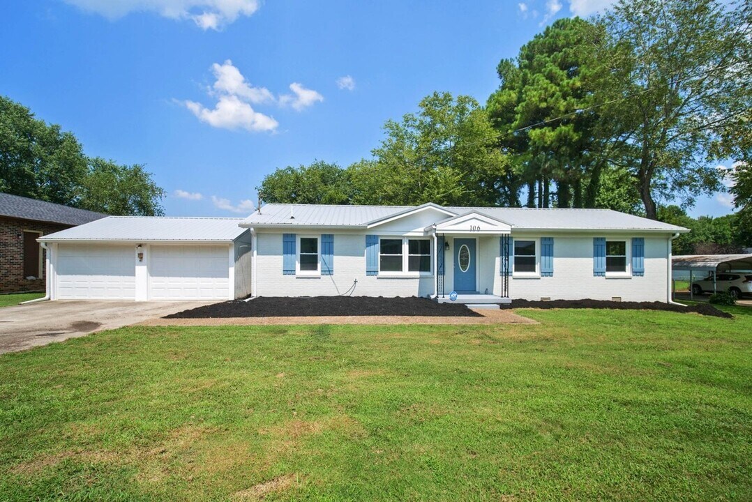 106 Napier Dr in Columbia, TN - Building Photo