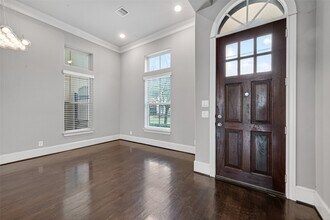 10917 Upland Park in Houston, TX - Building Photo - Building Photo