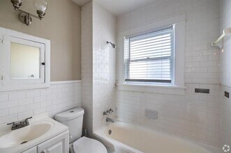 301 W Leuda St in Fort Worth, TX - Building Photo - Building Photo