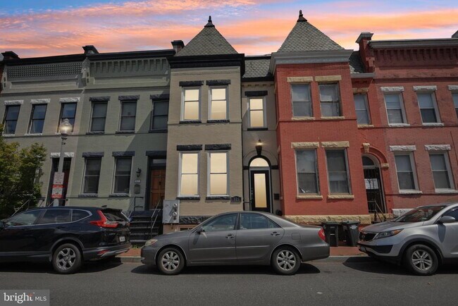 321 Elm St NW in Washington, DC - Building Photo - Building Photo