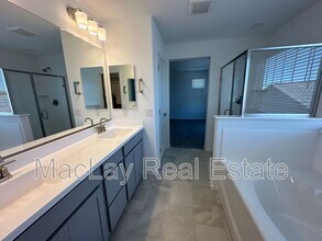3809 N 100th Dr in Avondale, AZ - Building Photo - Building Photo