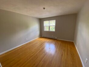 55 Elmwood Park in Quincy, MA - Foto de edificio - Building Photo