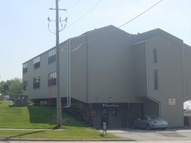 825 Devils Glen Rd Apartments